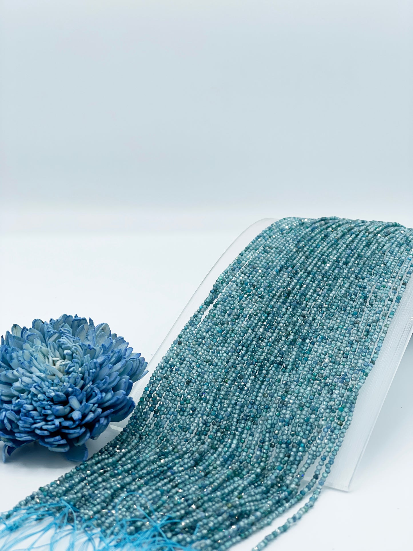 Blauer Zirkonia 02